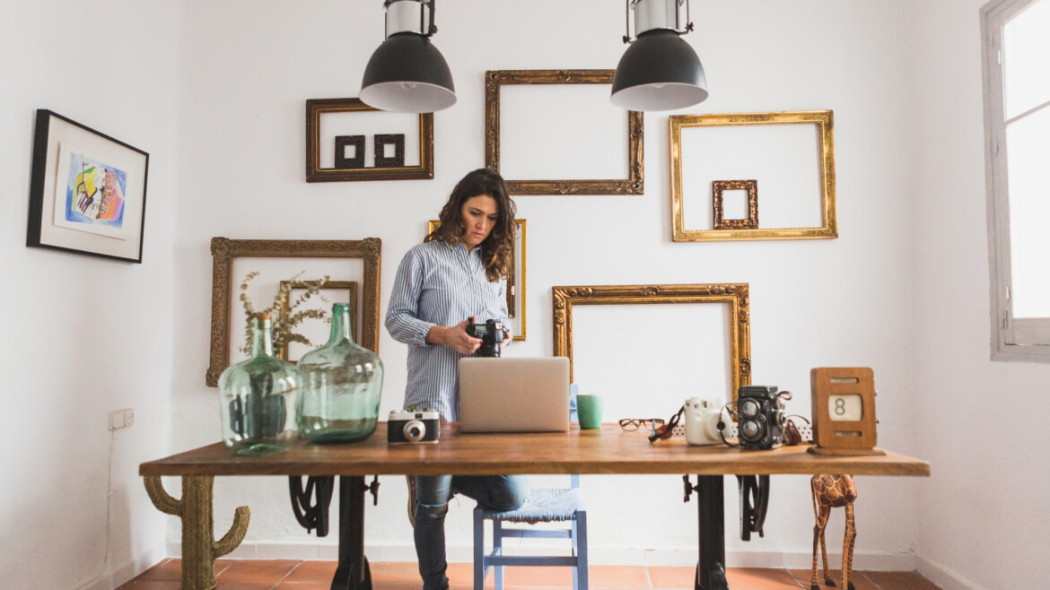 Conquer Compact Living: Smart Design Solutions for Home Interiors